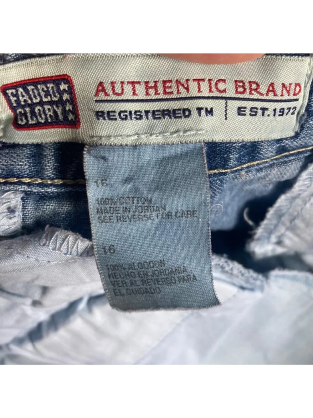 Vintage 90s Faded Glory Denim Shorts Womens 16 High Waisted Pleated 35" Waist - Picture 4 of 10